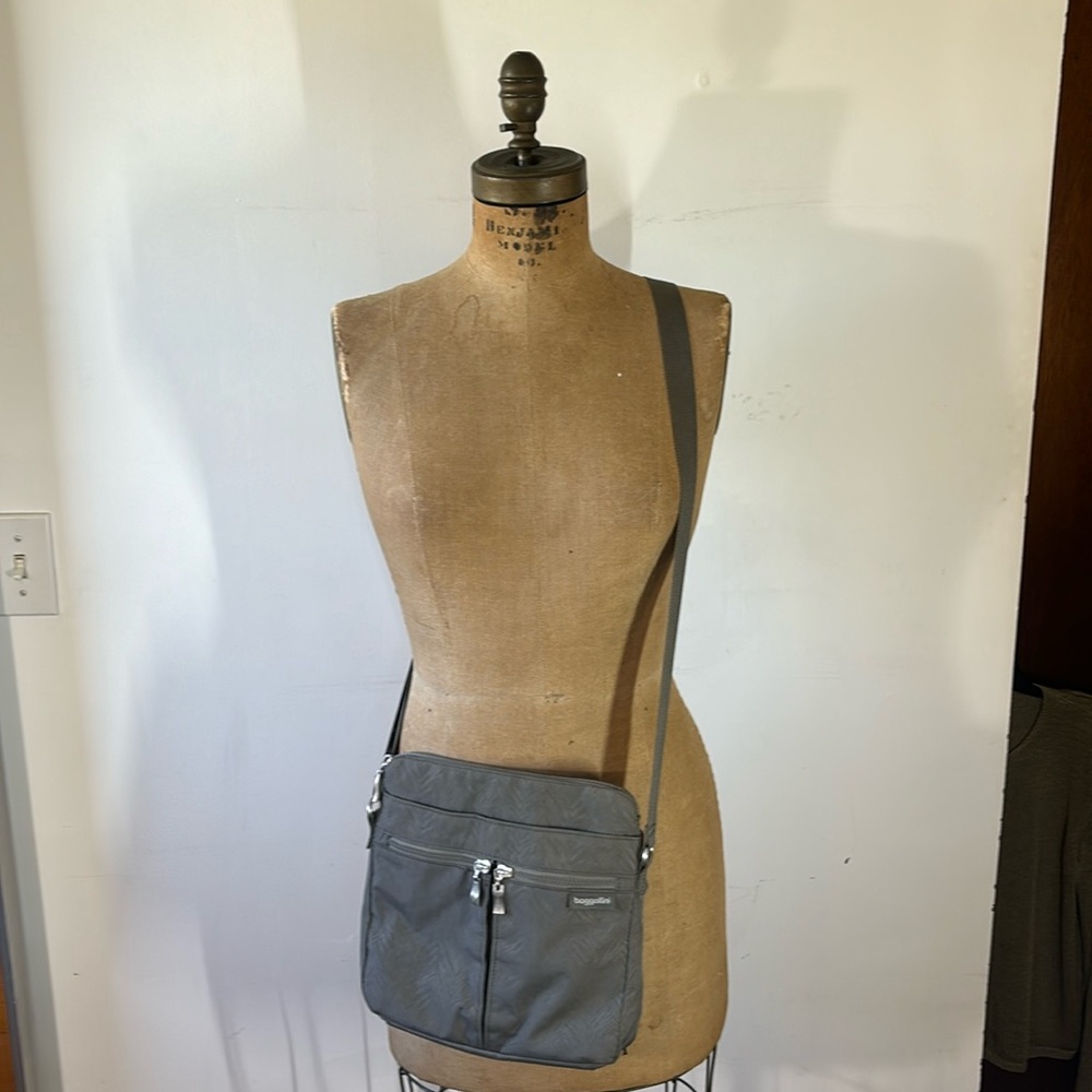 Baggallini gray cross body pickets adjustable strap built in wallet bag